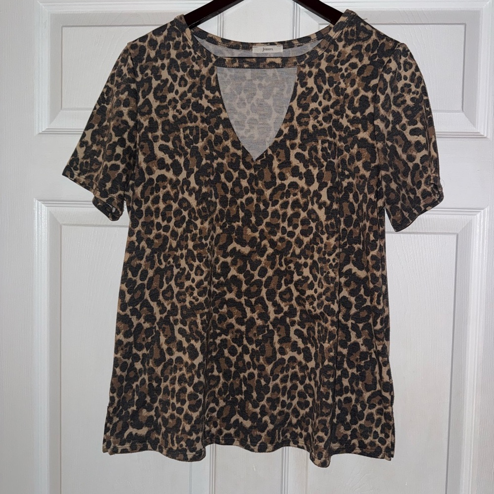 JODIFL Brown Leopard Print Short Sleeve Top